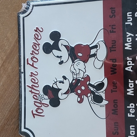 Disney Mickey & Minnie Mouse Perpetual Metal Calendar Sign NWT - Picture 2 of 5